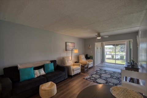 Condo in Seminole, Florida, 1 bedroom  № 2228059 - photo 10