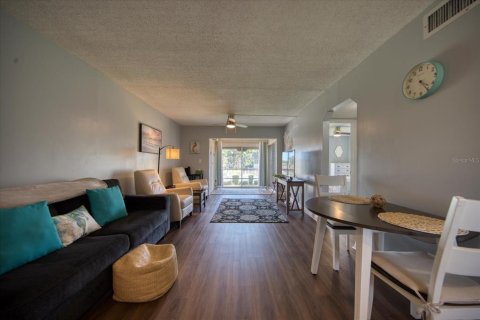 Condo in Seminole, Florida, 1 bedroom  № 2228059 - photo 4