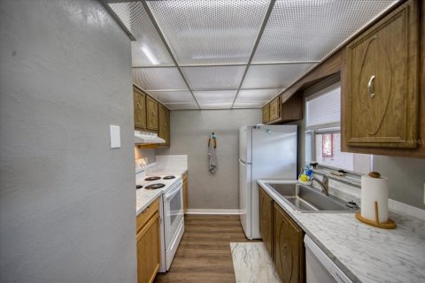 Condo in Seminole, Florida, 1 bedroom  № 2228059 - photo 5