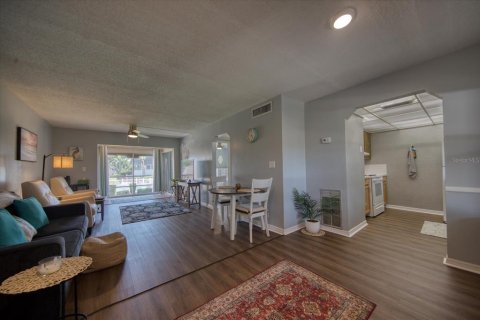 Condo in Seminole, Florida, 1 bedroom  № 2228059 - photo 3
