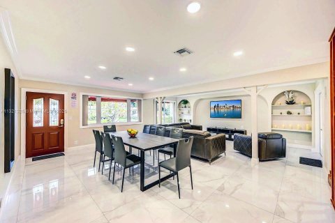 Villa ou maison à louer à Hollywood, Floride: 6 chambres, 232.26 m2 № 1979674 - photo 10