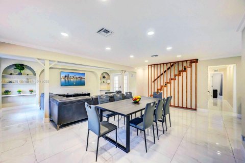 Villa ou maison à louer à Hollywood, Floride: 6 chambres, 232.26 m2 № 1979674 - photo 7