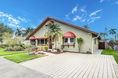 Villa ou maison à louer à Hollywood, Floride: 6 chambres, 232.26 m2 № 1979674 - photo 5