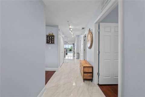 Copropriété à vendre à Orlando, Floride: 3 chambres, 168.15 m2 № 2395766 - photo 12