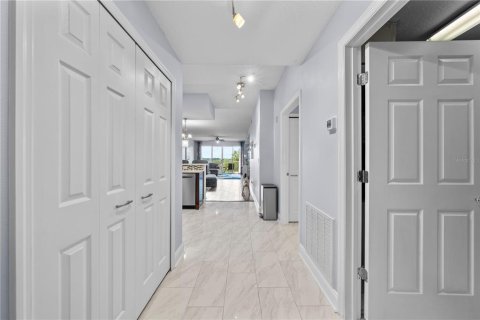 Copropriété à vendre à Orlando, Floride: 3 chambres, 168.15 m2 № 2395766 - photo 13