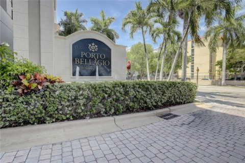 Condo in Sunny Isles Beach, Florida, 2 bedrooms  № 1807581 - photo 1