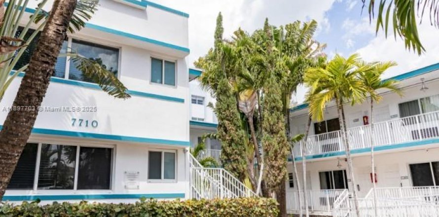 Студия в Майами-Бич, Флорида № 1949390