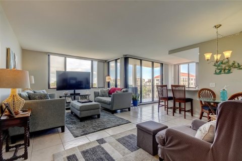 Condo in Saint Petersburg, Florida, 2 bedrooms  № 1831897 - photo 3