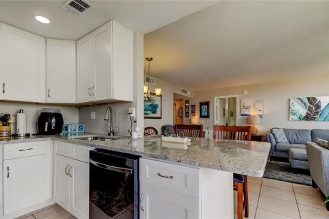 Condo in Saint Petersburg, Florida, 2 bedrooms  № 1831897 - photo 22