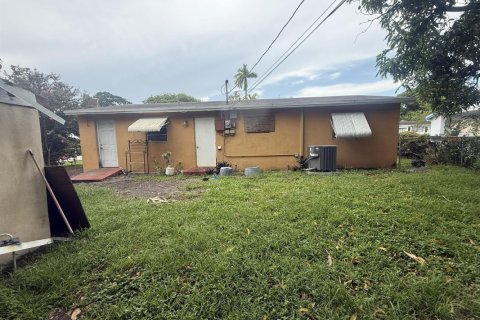 Villa ou maison à vendre à Fort Lauderdale, Floride: 2 chambres, 120.87 m2 № 2189905 - photo 28