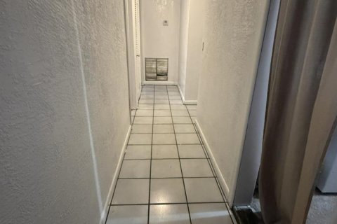 Villa ou maison à vendre à Fort Lauderdale, Floride: 2 chambres, 120.87 m2 № 2189905 - photo 15