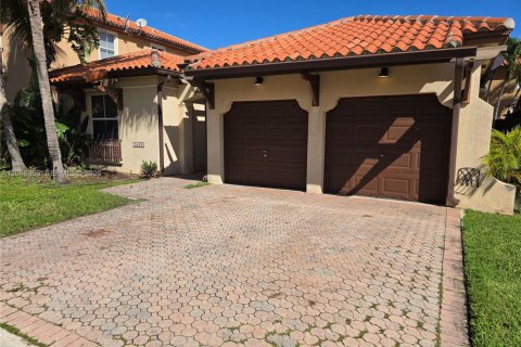 Villa ou maison à Miami, Floride 4 chambres, 212.84 m2 № 2357936