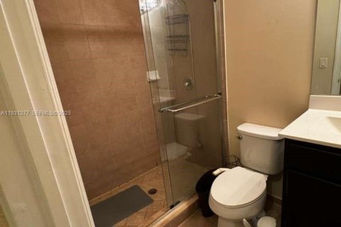 Снять в аренду таунхаус в Хомстед, Флорида 2 спальни, 119.84м2, № 1989842 - фото 12