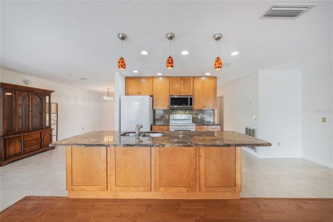 Casa en venta en Tampa, Florida, 3 dormitorios, 162.58 m2 № 1886318 - foto 6