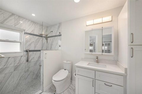 Casa en venta en Tampa, Florida, 3 dormitorios, 162.58 m2 № 1886318 - foto 16