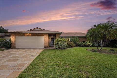 Casa en venta en Tampa, Florida, 3 dormitorios, 162.58 m2 № 1886318 - foto 1