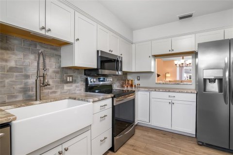 Condo in Fort Myers, Florida, 2 bedrooms  № 1673546 - photo 7