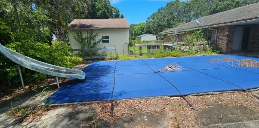 House in St. Lucie, Florida 5 bedrooms, 258.27 sq.m. № 1907988