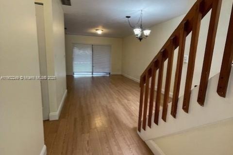 Townhouse in Pembroke Pines, Florida 3 bedrooms, 113.62 sq.m. № 1953747 - photo 4