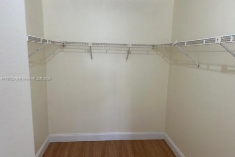 Townhouse in Pembroke Pines, Florida 3 bedrooms, 113.62 sq.m. № 1953747 - photo 11