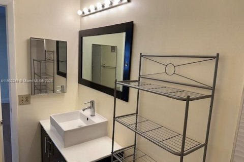 Townhouse in Pembroke Pines, Florida 3 bedrooms, 113.62 sq.m. № 1953747 - photo 13