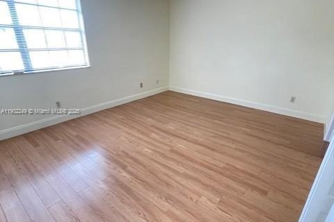 Townhouse in Pembroke Pines, Florida 3 bedrooms, 113.62 sq.m. № 1953747 - photo 9