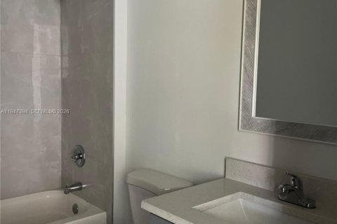 House in Palm Bay, Florida 4 bedrooms № 2003377 - photo 5