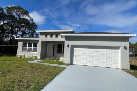 House in Palm Bay, Florida 4 bedrooms № 2003377 - photo 4