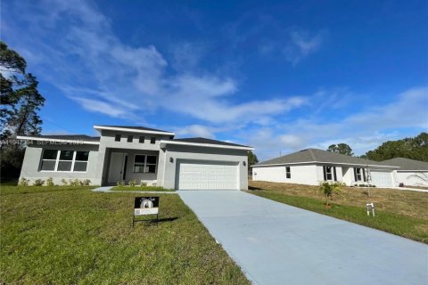 House in Palm Bay, Florida 4 bedrooms № 2003377 - photo 2