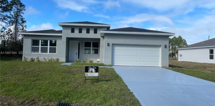 House in Palm Bay, Florida 4 bedrooms № 2003377