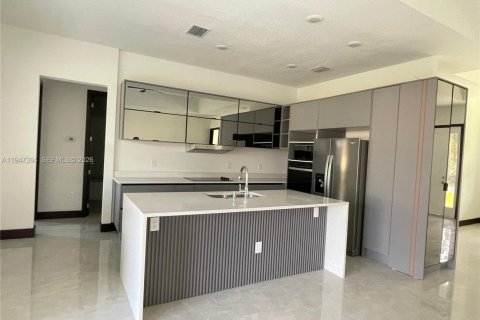 House in Palm Bay, Florida 4 bedrooms № 2003377 - photo 13