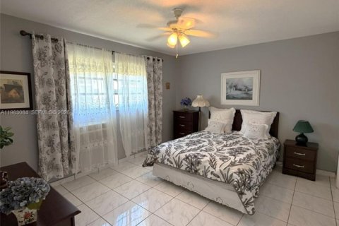 Купить кондоминиум в Майами, Флорида 1 спальня, 63.92м2, № 2049898 - фото 8