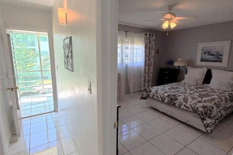 Купить кондоминиум в Майами, Флорида 1 спальня, 63.92м2, № 2049898 - фото 7