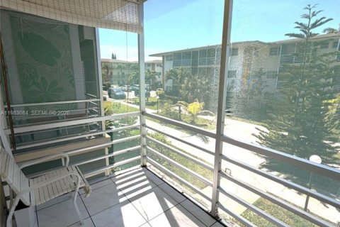 Купить кондоминиум в Майами, Флорида 1 спальня, 63.92м2, № 2049898 - фото 11