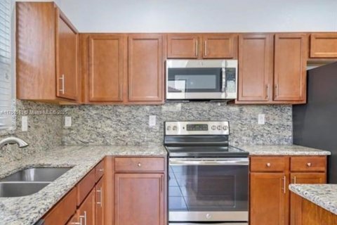Casa en venta en Homestead, Florida, 4 dormitorios, 226.4 m2 № 1861768 - foto 9