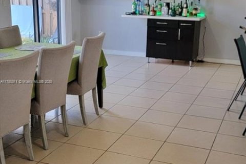 Casa en venta en Homestead, Florida, 4 dormitorios, 226.4 m2 № 1861768 - foto 15
