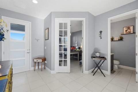 Villa ou maison à vendre à Daytona Beach, Floride: 4 chambres, 218.32 m2 № 2142356 - photo 5