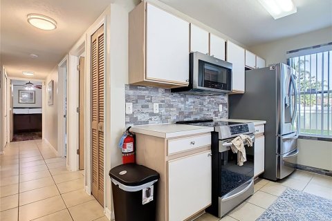 Condominio en venta en Kissimmee, Florida, 4 dormitorios, 150.13 m2 № 1750226 - foto 15