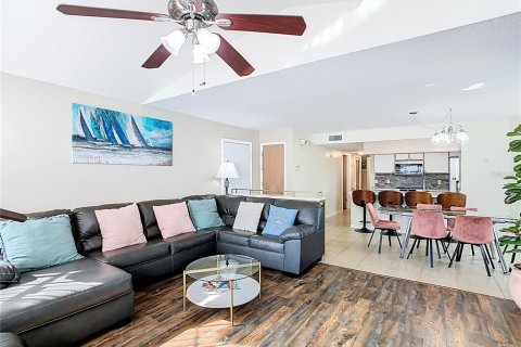 Condominio en venta en Kissimmee, Florida, 4 dormitorios, 150.13 m2 № 1750226 - foto 10