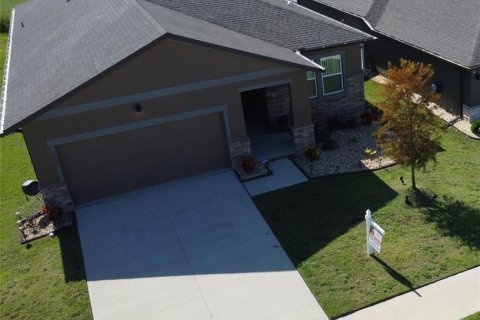 House in Minneola, Florida 4 bedrooms, 175.12 sq.m. № 2321639