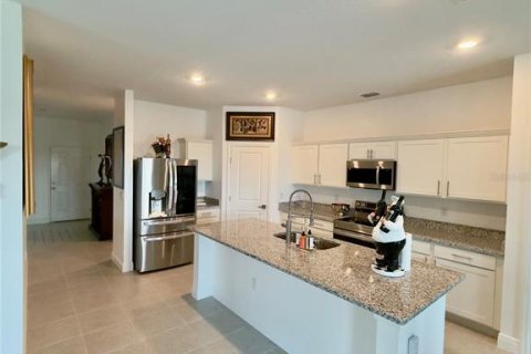 House in Minneola, Florida 4 bedrooms, 175.12 sq.m. № 2321639 - photo 18