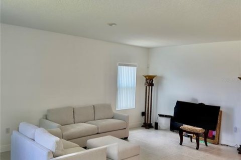 House in Minneola, Florida 4 bedrooms, 175.12 sq.m. № 2321639 - photo 13