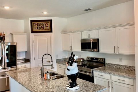 House in Minneola, Florida 4 bedrooms, 175.12 sq.m. № 2321639 - photo 15