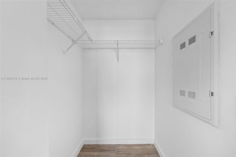 Copropriété à louer à Miami, Floride: 1 chambre, 57.79 m2 № 1963241 - photo 9