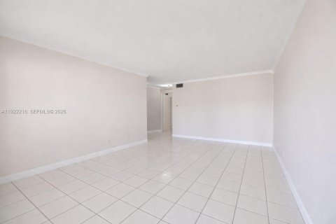 Condominio en venta en Hollywood, Florida, 1 dormitorio, 68.56 m2 № 1997475 - foto 2