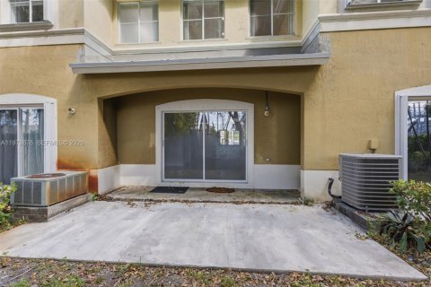 Купить таунхаус в Майами, Флорида 2 спальни, 117.15м2, № 2049531 - фото 29