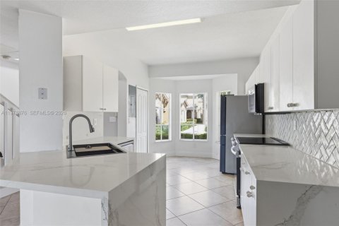 Купить таунхаус в Майами, Флорида 2 спальни, 117.15м2, № 2049531 - фото 9