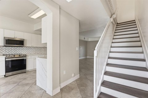 Купить таунхаус в Майами, Флорида 2 спальни, 117.15м2, № 2049531 - фото 2