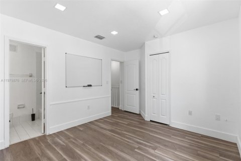 Купить таунхаус в Майами, Флорида 2 спальни, 117.15м2, № 2049531 - фото 25