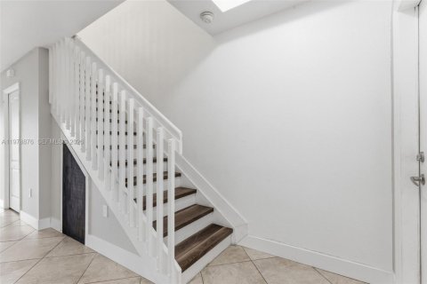 Купить таунхаус в Майами, Флорида 2 спальни, 117.15м2, № 2049531 - фото 4